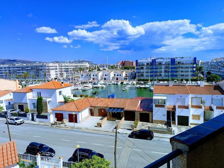 Estudio Con Vistas, Roses Exteriér fotografie